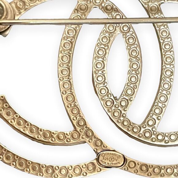 ❤️SOLD❤️2021 CHANEL Classic CC Large Crystal Brooch - Picture 4 of 11